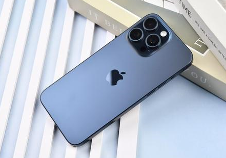 化隆苹果维修点分享iPhone 15 Pro Max屏幕更换全新实操风险 
